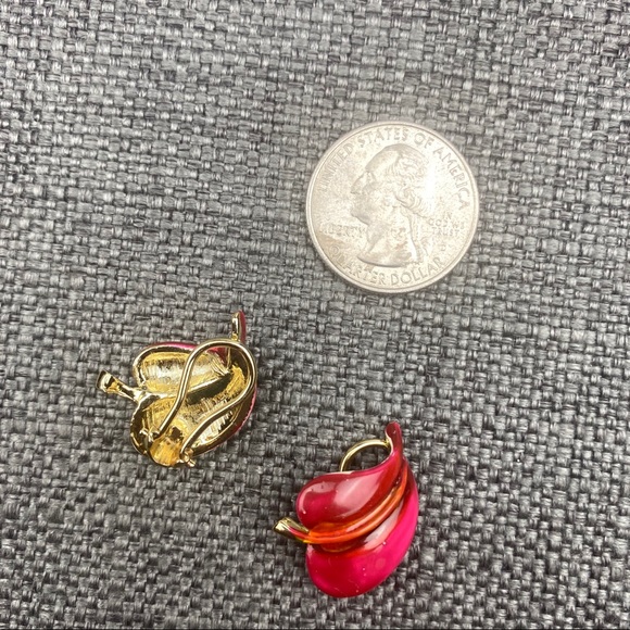 Vintage Red Curled Leaf Clip On Earrings - Picture 6 of 6